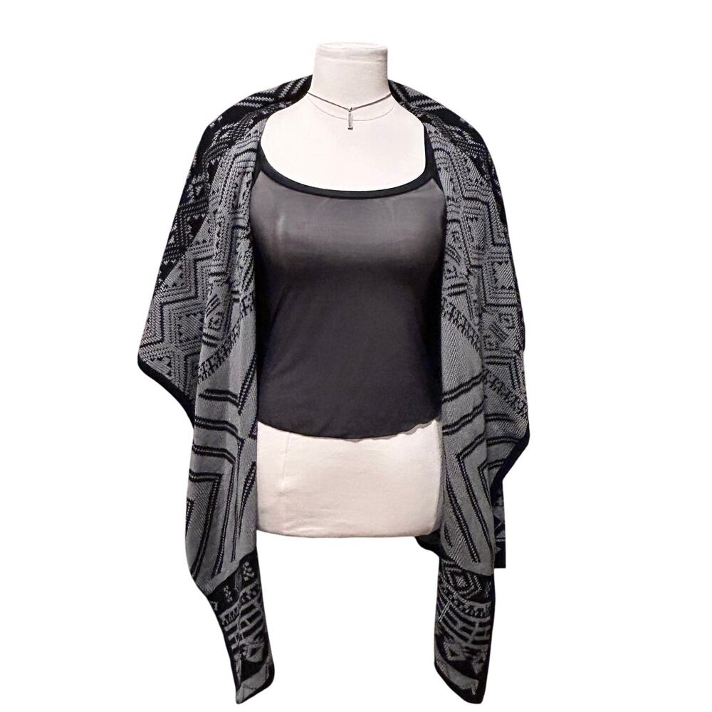 Everly Open Cascade Black and White Aztec Cardigan, Size Small - Picture 2 of 8